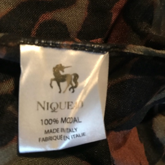 NIQUEA.D Gorgeous Scarf - Picture 3 of 3